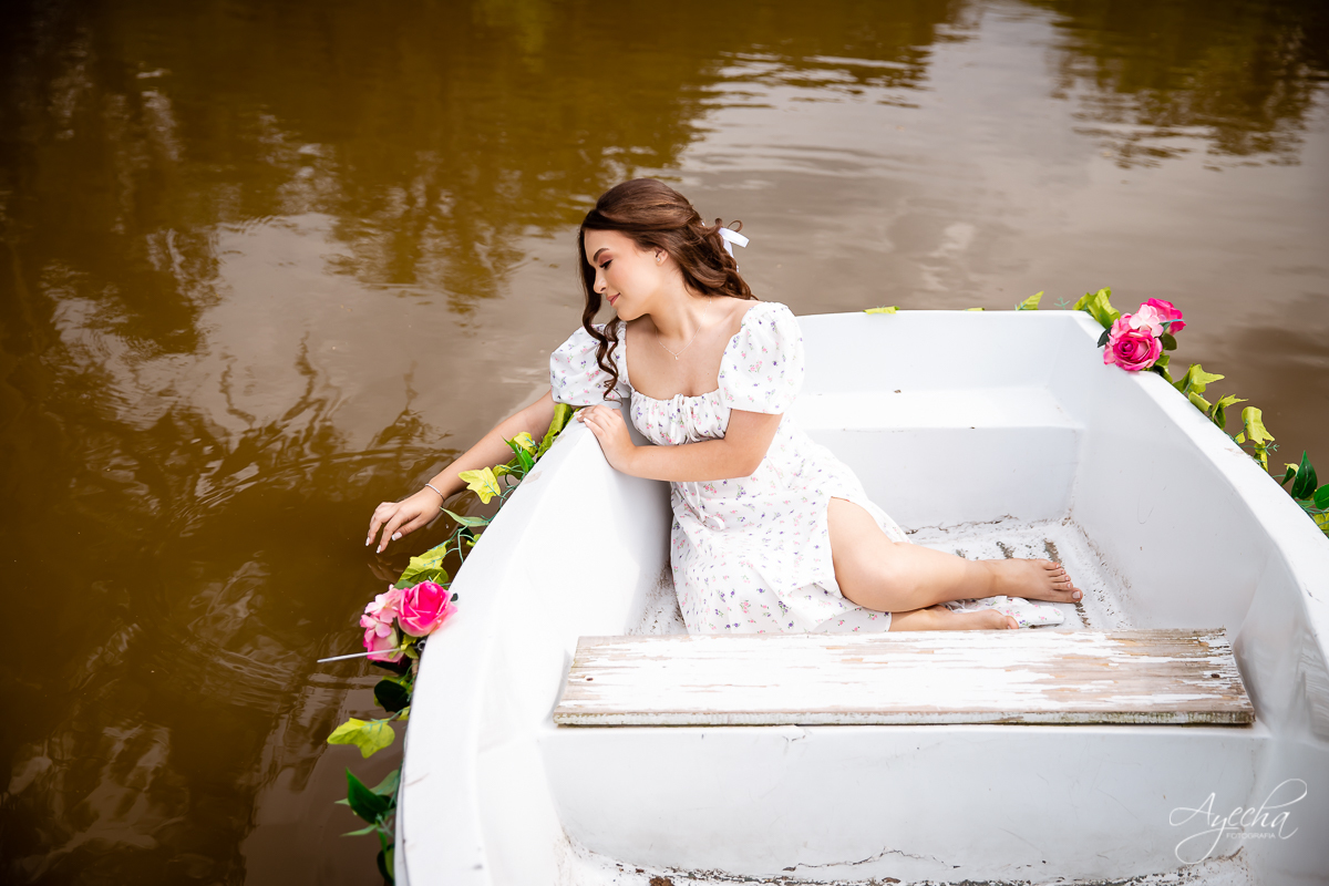 Ensaio 15 anos; Debutantes Curitiba; Ensaio no campo; chácara ienkot; Fotografa Piraquara; Ensaio romântico; Inspiração de 15 anos; Fotografa de debutantes Curitiba; Ensaio externo; Ensaios Curitiba; Book de 15 anos; Ensaio com barco; Meus 15 anos;