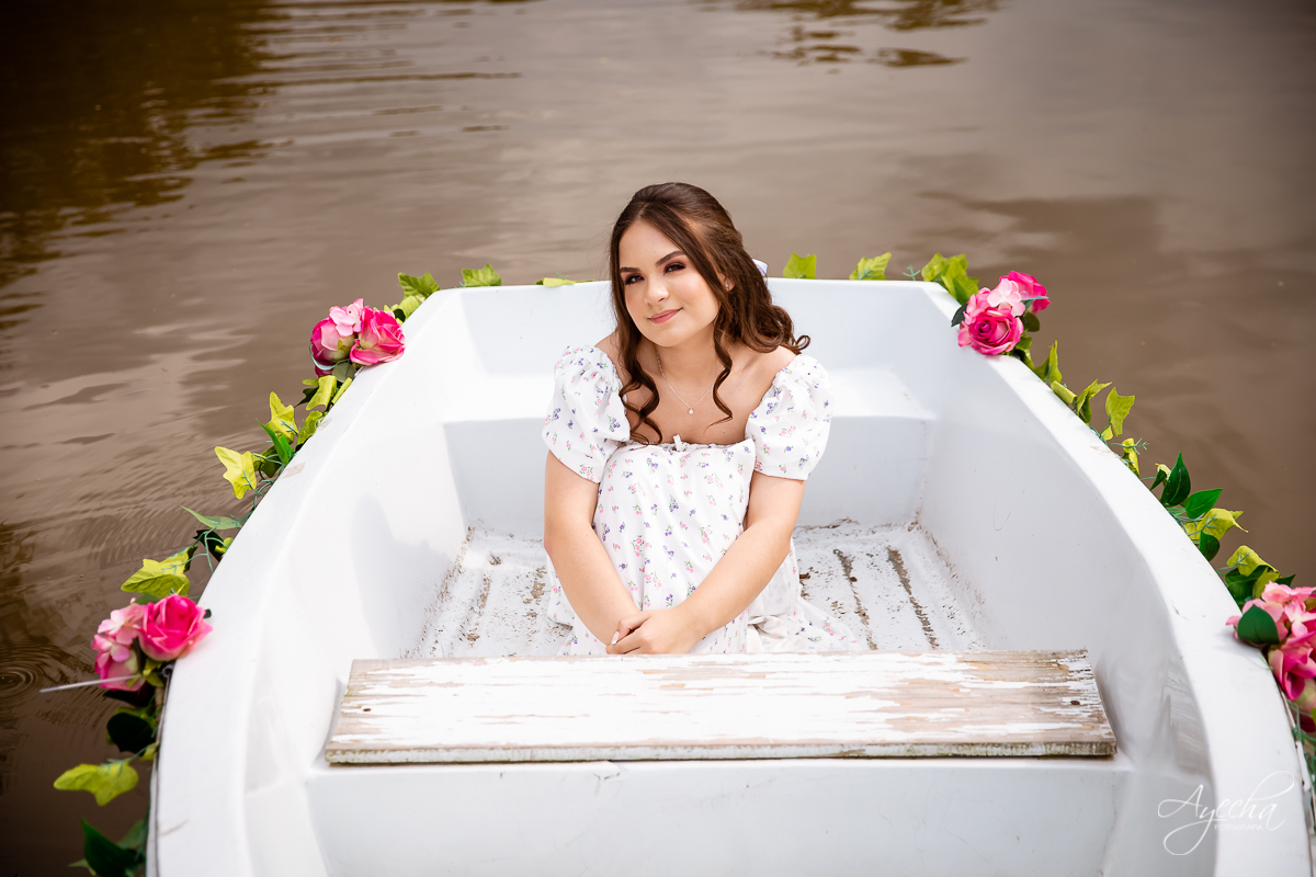 Ensaio 15 anos; Debutantes Curitiba; Ensaio no campo; chácara ienkot; Fotografa Piraquara; Ensaio romântico; Inspiração de 15 anos; Fotografa de debutantes Curitiba; Ensaio externo; Ensaios Curitiba; Book de 15 anos; Ensaio com barco; Meus 15 anos;