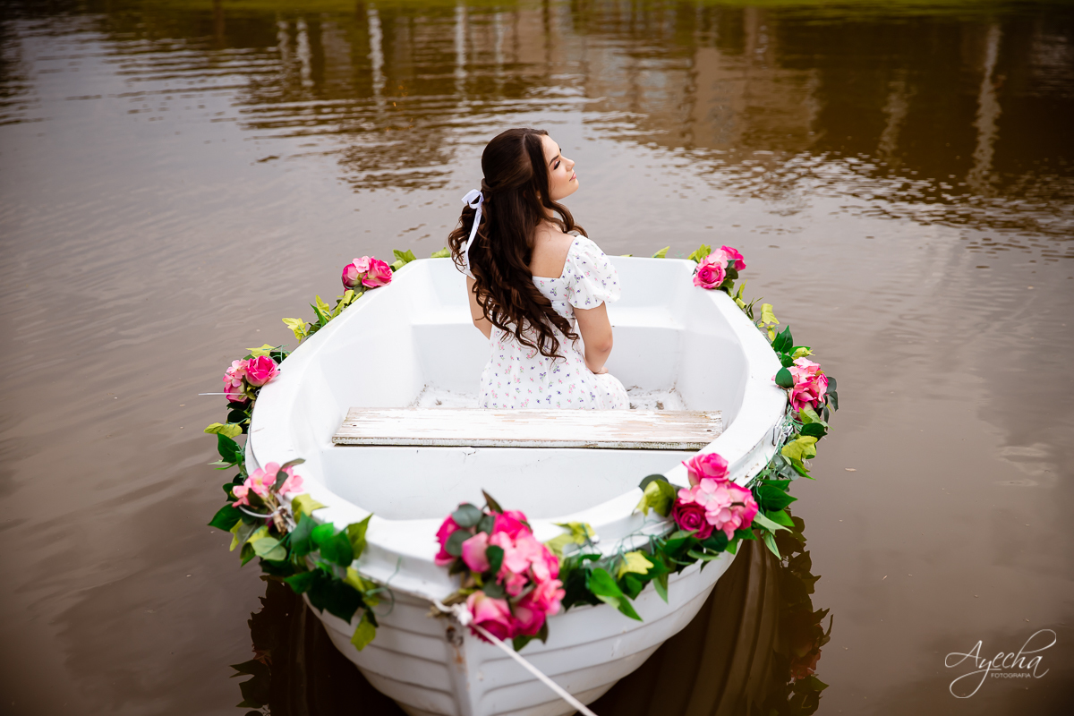 Ensaio 15 anos; Debutantes Curitiba; Ensaio no campo; chácara ienkot; Fotografa Piraquara; Ensaio romântico; Inspiração de 15 anos; Fotografa de debutantes Curitiba; Ensaio externo; Ensaios Curitiba; Book de 15 anos; Ensaio com barco; Meus 15 anos;