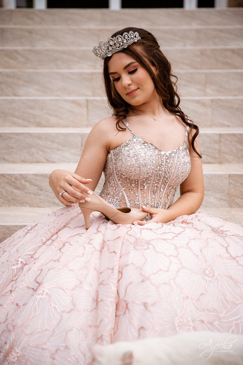 Ensaio 15 anos; Debutantes Curitiba; Ensaio no campo; chácara ienkot; Fotografa Piraquara; Ensaio romântico; Inspiração de 15 anos; Fotografa de debutantes Curitiba; Ensaio externo; Ensaios Curitiba; Book de 15 anos; Vestidos 15 anos; Meus 15 anos;