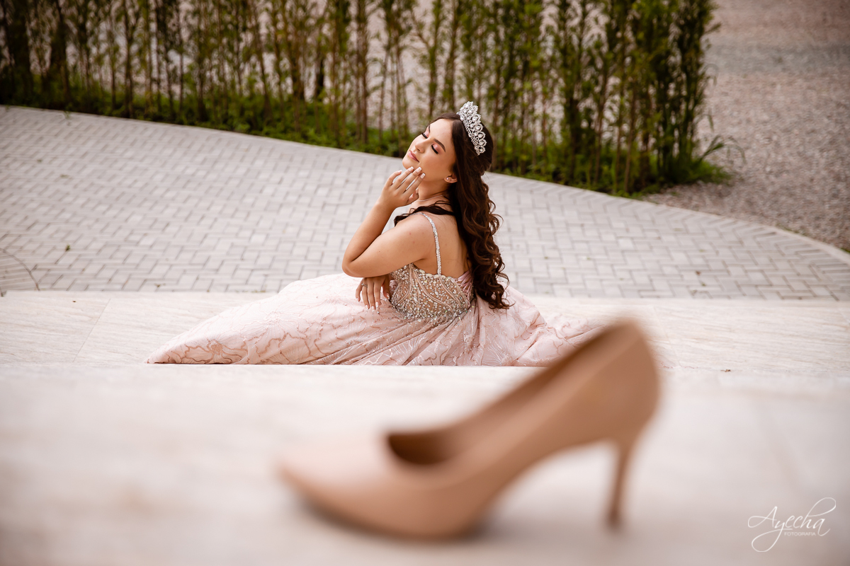 Ensaio 15 anos; Debutantes Curitiba; Ensaio no campo; chácara ienkot; Fotografa Piraquara; Ensaio romântico; Inspiração de 15 anos; Fotografa de debutantes Curitiba; Ensaio externo; Ensaios Curitiba; Book de 15 anos; Vestidos 15 anos; Meus 15 anos;