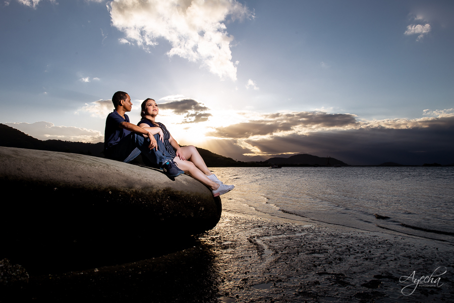 Ensaio casal; Pré wedding; Ensaio em ar livre; Fotos pôr do sol; Noivas Curitiba; Fotografa de casamento Curitiba; Fotografa Piraquara; Ensaio Litoral; Ensaio de casal; Pré wedding Curitiba; Casal Curitiba; Ensaio Antonina; Ensaio Ponta da Pita;
