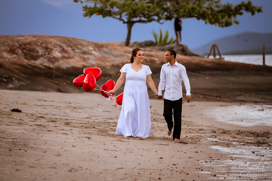 Ensaio casal; Pré wedding; Ensaio em ar livre; Fotos pôr do sol; Noivas Curitiba; Fotografa de casamento Curitiba; Fotografa Piraquara; Ensaio Litoral; Ensaio de casal; Pré wedding Curitiba; Casal Curitiba; Ensaio Antonina; Ensaio Ponta da Pita;
