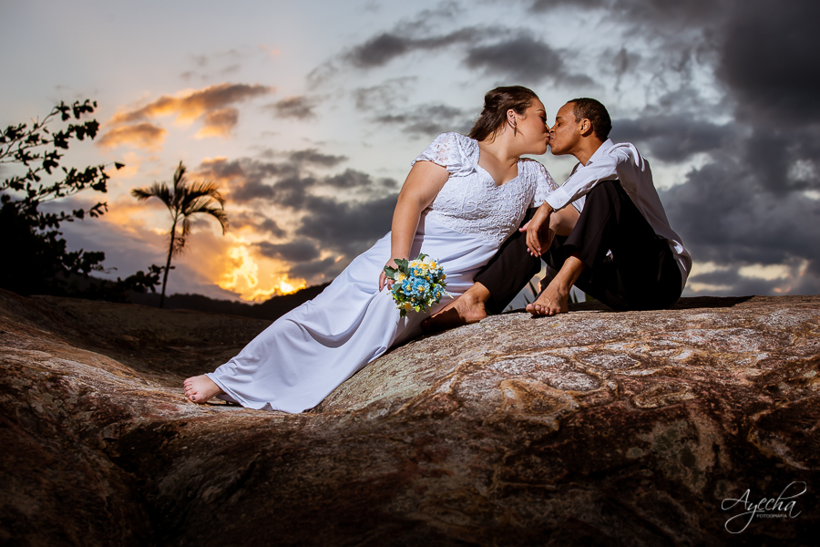 Ensaio casal; Pré wedding; Ensaio em ar livre; Fotos pôr do sol; Noivas Curitiba; Fotografa de casamento Curitiba; Fotografa Piraquara; Ensaio Litoral; Ensaio de casal; Pré wedding Curitiba; Casal Curitiba; Ensaio Antonina; Ensaio Ponta da Pita;
