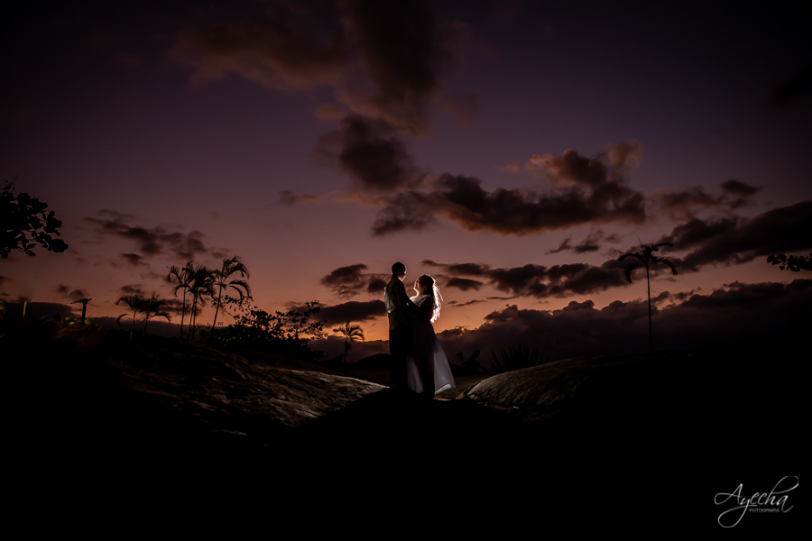 Ensaio casal; Pré wedding; Ensaio em ar livre; Fotos pôr do sol; Noivas Curitiba; Fotografa de casamento Curitiba; Fotografa Piraquara; Ensaio Litoral; Ensaio de casal; Pré wedding Curitiba; Casal Curitiba; Ensaio Antonina; Ensaio Ponta da Pita;
