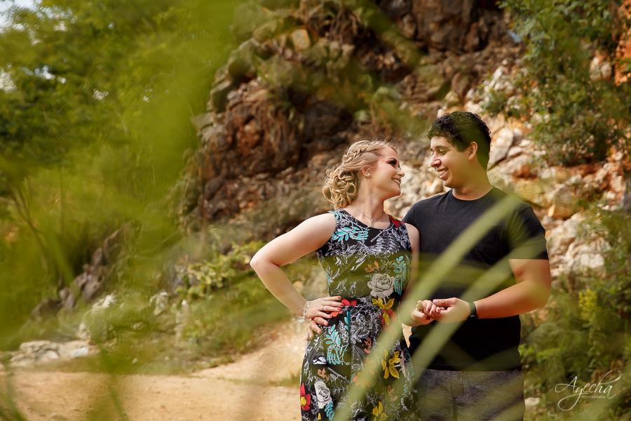 Ensaio casal; pré wedding; Ensaio em Campo Magro; Fotografa Piraquara; Fotografa de casal Curitiba; Ensaios pré casamento; Casal de Curitiba; Casal apaixonado; Noivos de Curitiba; Ensaio na Pedreira Lagoa Azul; Casamento a vista; Inspirações para noivos;
