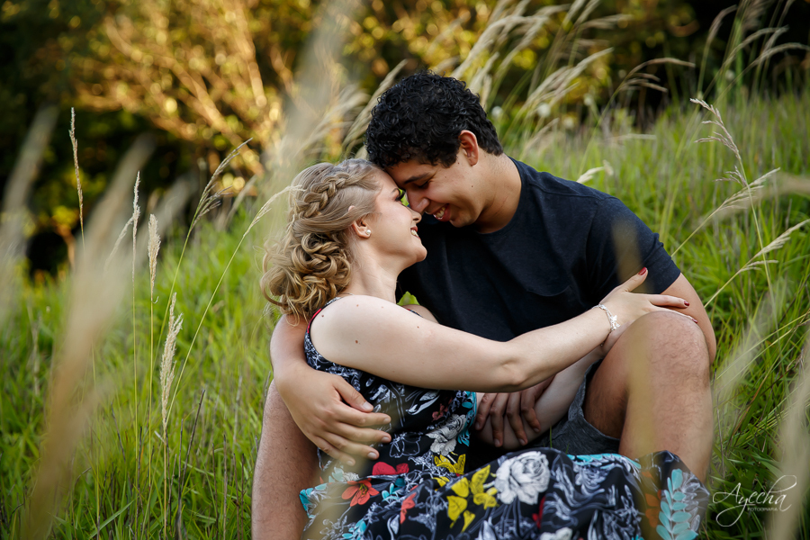 Ensaio casal; pré wedding; Ensaio em Campo Magro; Fotografa Piraquara; Fotografa de casal Curitiba; Ensaios pré casamento; Casal de Curitiba; Casal apaixonado; Noivos de Curitiba; Ensaio na Pedreira Lagoa Azul; Casamento a vista; Inspirações para noivos;