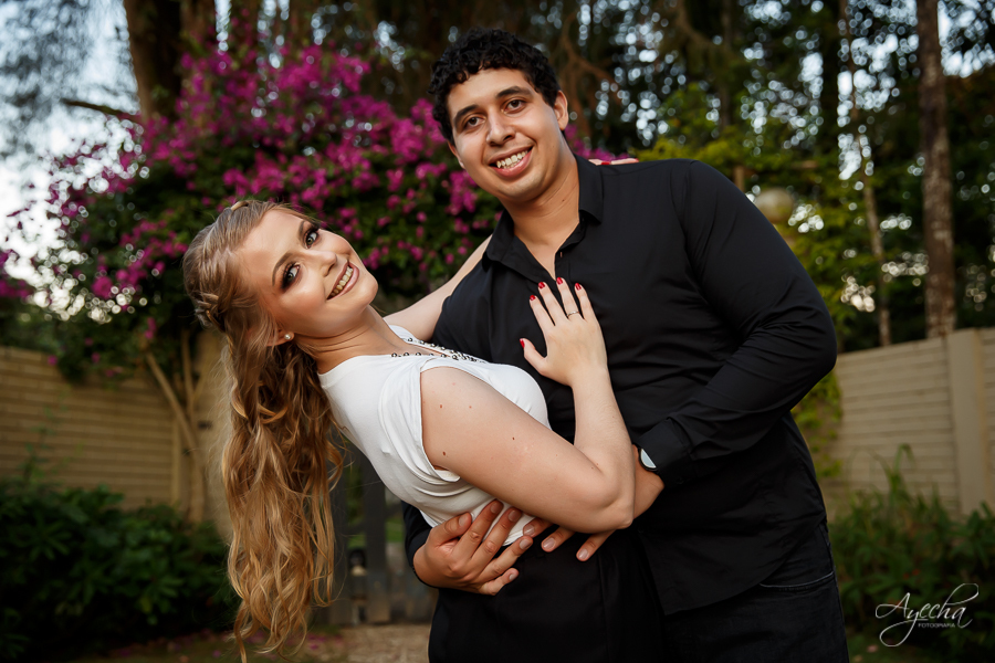 Ensaio casal; pré wedding; Ensaio em Campo Magro; Fotografa Piraquara; Fotografa de casal Curitiba; Ensaios pré casamento; Casal de Curitiba; Casal apaixonado; Noivos de Curitiba; Ensaio na Pedreira Lagoa Azul; Casamento a vista; Inspirações para noivos;