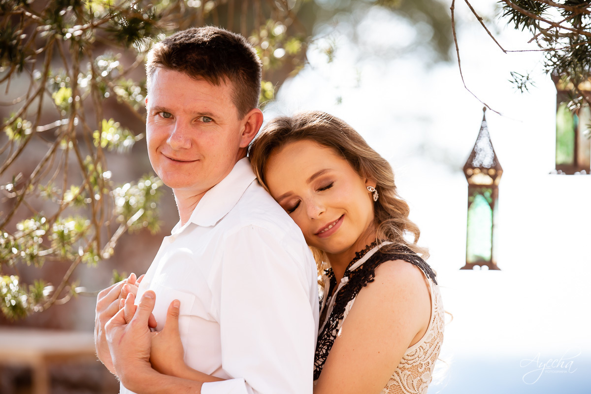 Ensaio de casal; Recanto das Pedras; Ensaio na Lapa; Casal Curitiba; Fotografa de casais; Fotografa Piraquara; Ensaio romântico; Pré wedding Curitiba; Ensaio Araucária; Ensaio de casamento; Fotos criativas para casal; Ensaio externo; Fotografa Curitiba;