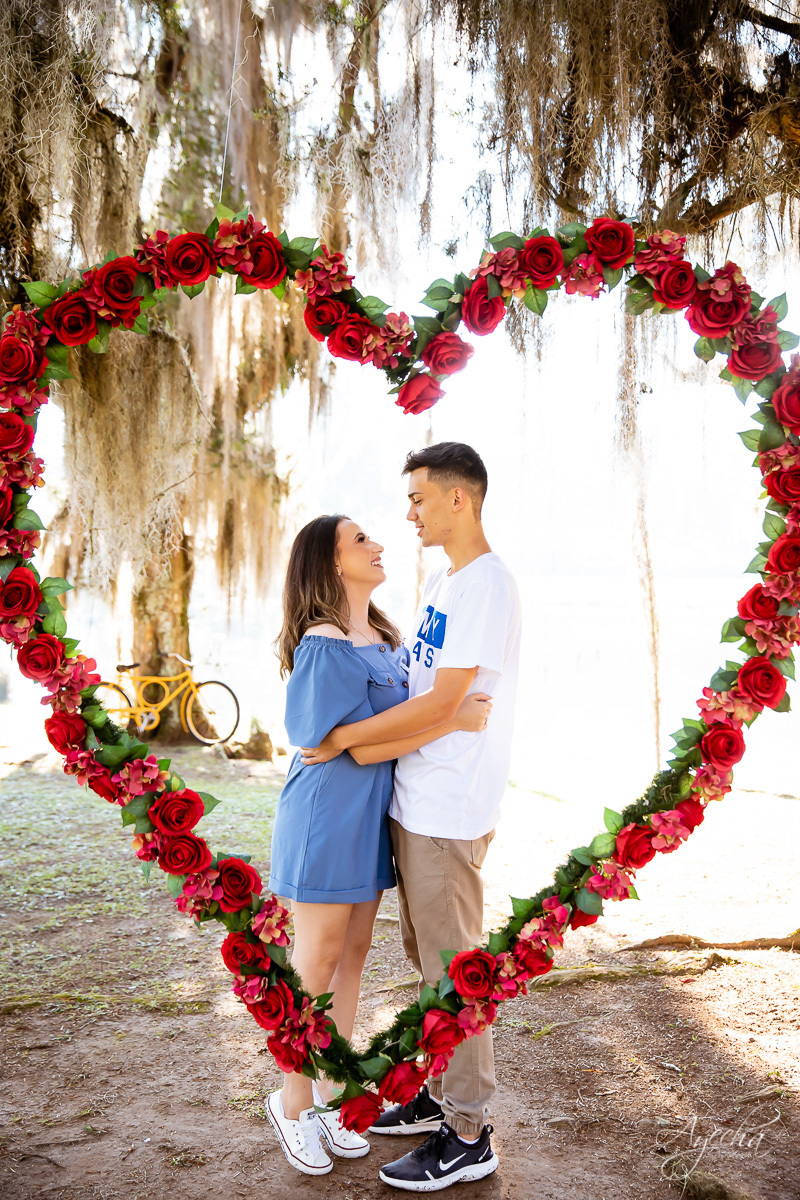 Pedido de casamento; Pedido surpresa; Pedido de casamento Curitiba; Ela disse sim; Oficialmente noivos; Ensaio casal; Chácara Ienkot; Ensaio casal; Fotografa Piraquara; Fotografa de casais Curitiba; Agora sou noiva; Noivas Curitiba; Inspiração de pedido;