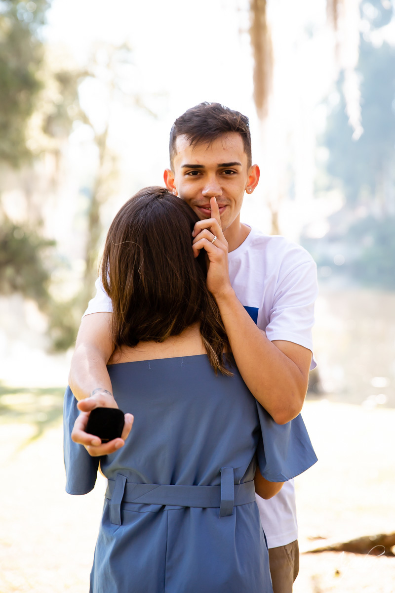 Pedido de casamento; Pedido surpresa; Pedido de casamento Curitiba; Ela disse sim; Oficialmente noivos; Ensaio casal; Chácara Ienkot; Ensaio casal; Fotografa Piraquara; Fotografa de casais Curitiba; Agora sou noiva; Noivas Curitiba; Inspiração de pedido;