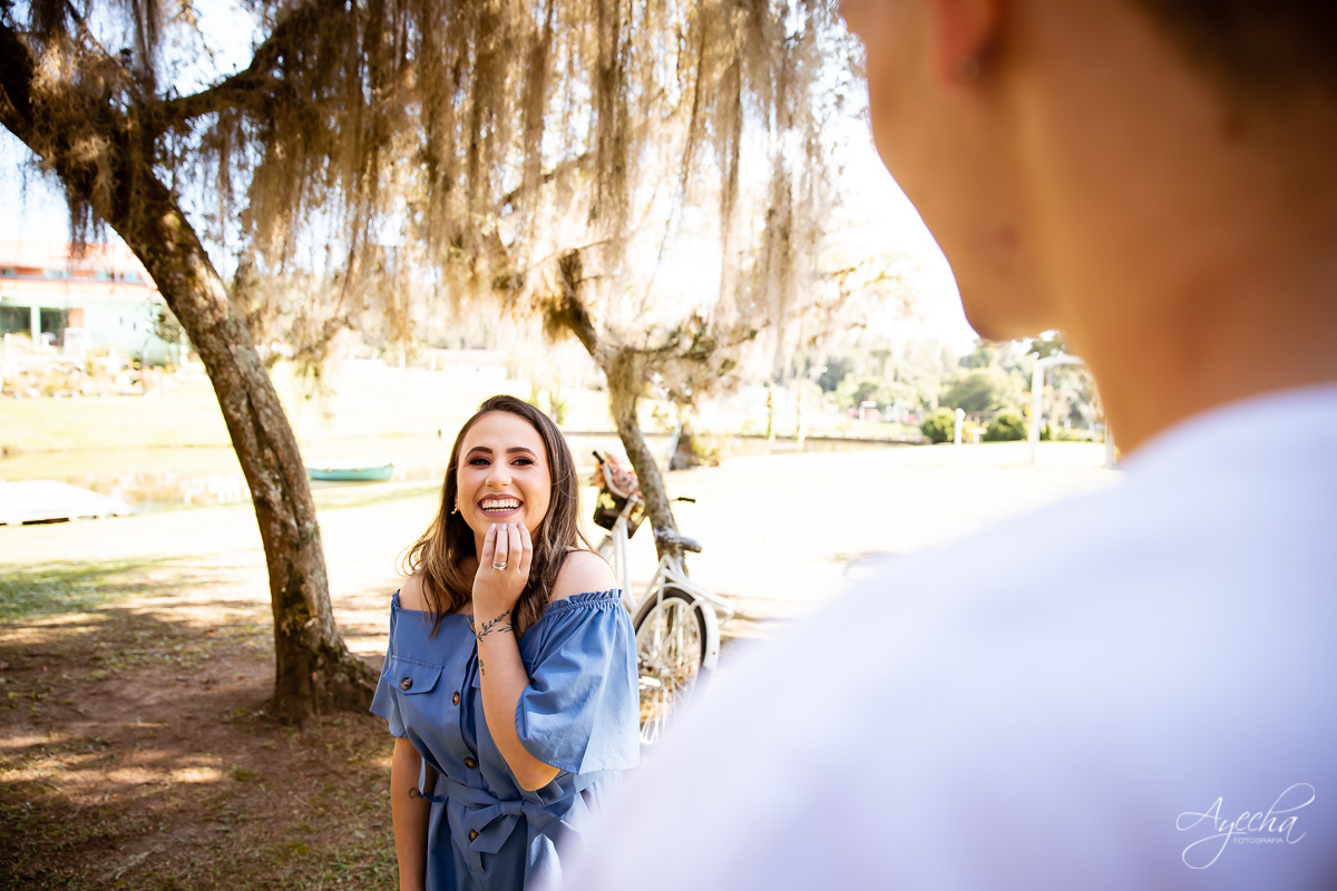 Pedido de casamento; Pedido surpresa; Pedido de casamento Curitiba; Ela disse sim; Oficialmente noivos; Ensaio casal; Chácara Ienkot; Ensaio casal; Fotografa Piraquara; Fotografa de casais Curitiba; Agora sou noiva; Noivas Curitiba; Inspiração de pedido;