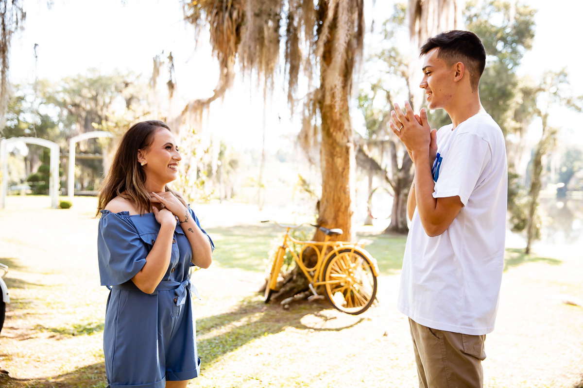 Pedido de casamento; Pedido surpresa; Pedido de casamento Curitiba; Ela disse sim; Oficialmente noivos; Ensaio casal; Chácara Ienkot; Ensaio casal; Fotografa Piraquara; Fotografa de casais Curitiba; Agora sou noiva; Noivas Curitiba; Inspiração de pedido;