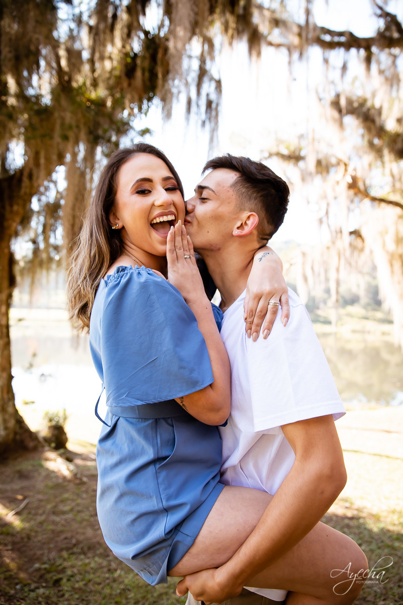 Pedido de casamento; Pedido surpresa; Pedido de casamento Curitiba; Ela disse sim; Oficialmente noivos; Ensaio casal; Chácara Ienkot; Ensaio casal; Fotografa Piraquara; Fotografa de casais Curitiba; Agora sou noiva; Noivas Curitiba; Inspiração de pedido;