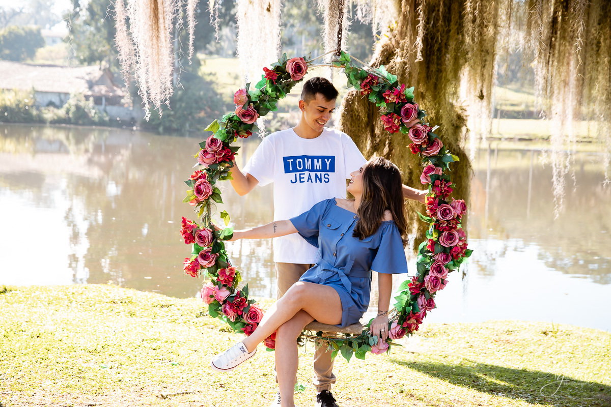Pedido de casamento; Pedido surpresa; Pedido de casamento Curitiba; Ela disse sim; Oficialmente noivos; Ensaio casal; Chácara Ienkot; Ensaio casal; Fotografa Piraquara; Fotos com emoção; Agora sou noiva; Inspiração de pedido; Ensaio romântico; 