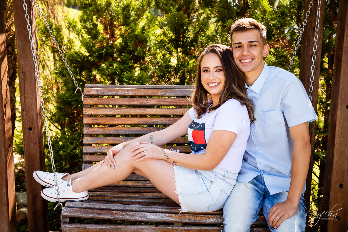 Pedido de casamento; Pedido surpresa; Pedido de casamento Curitiba; Ela disse sim; Oficialmente noivos; Ensaio casal; Chácara Ienkot; Ensaio casal; Fotografa Piraquara; Fotos com emoção; Agora sou noiva; Inspiração de pedido; Ensaio romântico; 