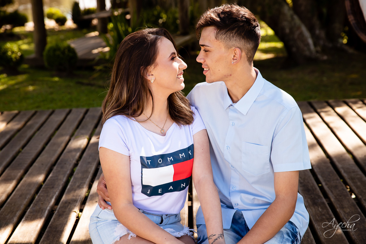Pedido de casamento; Pedido surpresa; Pedido de casamento Curitiba; Ela disse sim; Oficialmente noivos; Ensaio casal; Chácara Ienkot; Ensaio casal; Fotografa Piraquara; Fotos com emoção; Agora sou noiva; Inspiração de pedido; Ensaio romântico; 