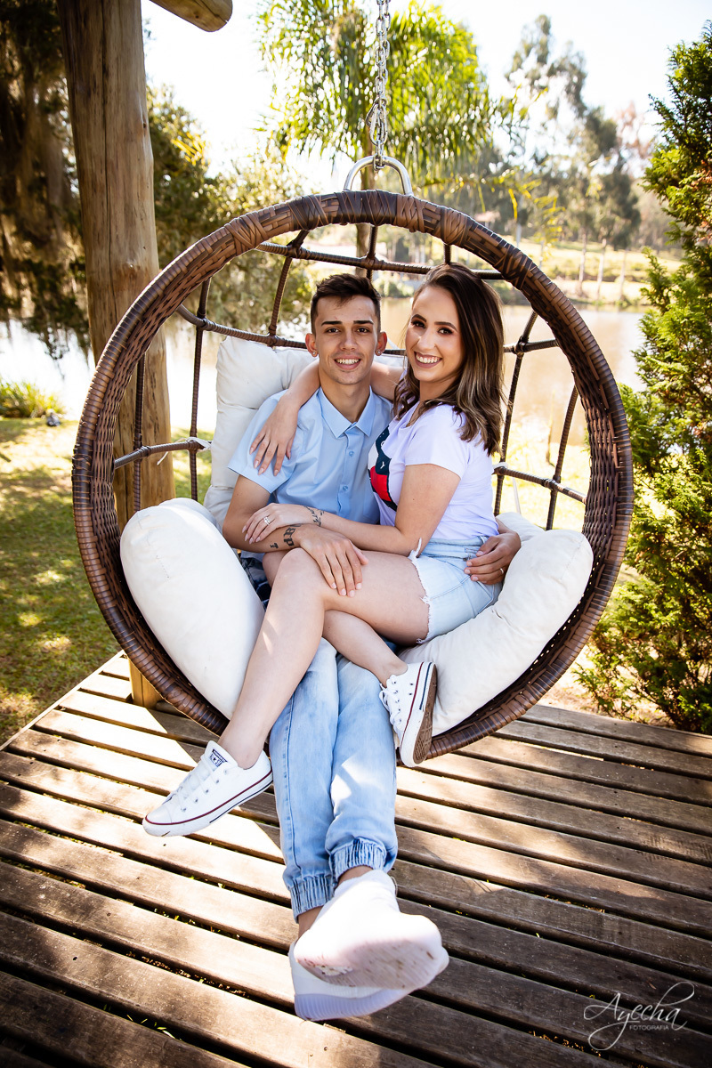 Pedido de casamento; Pedido surpresa; Pedido de casamento Curitiba; Ela disse sim; Oficialmente noivos; Ensaio casal; Chácara Ienkot; Ensaio casal; Fotografa Piraquara; Fotos com emoção; Agora sou noiva; Inspiração de pedido; Ensaio romântico; 