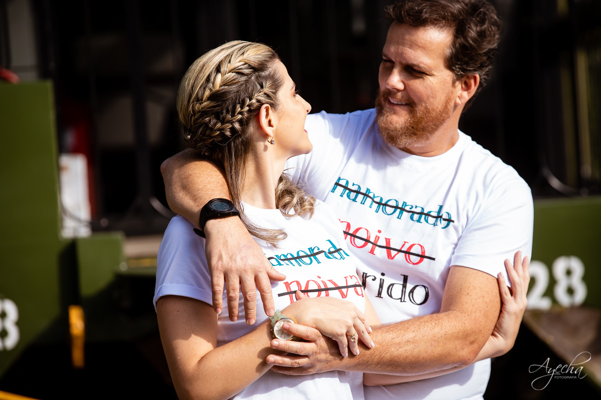 Ensaio casal; Ensaio em Morretes; Noivos Curitiba; Fotografa de casais Curitiba; Pré wedding Paranaguá; Pré casamento; Registrando amor; Ensaio externo; Ensaio Antonina; Casamentos Curitiba; Fotografa Piraquara; Ensaios linha do trem; 