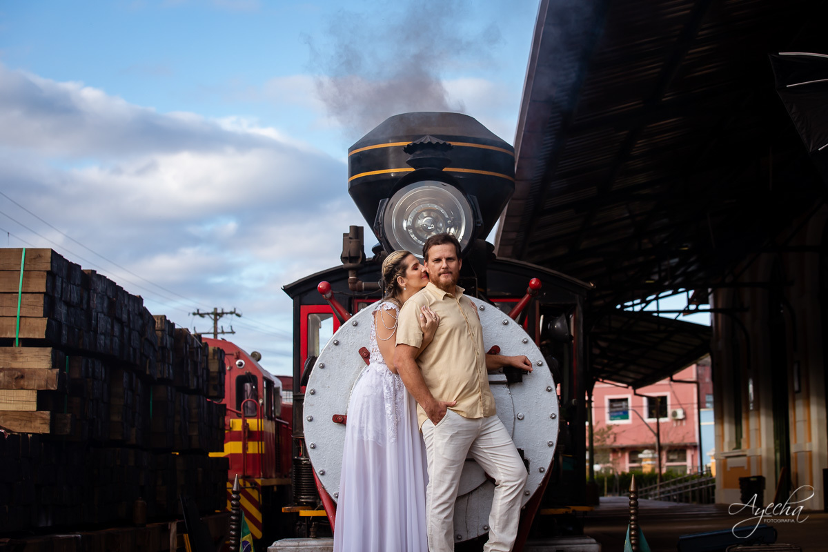 Ensaio casal; Ensaio em Morretes; Noivos Curitiba; Fotografa de casais Curitiba; Pré wedding Paranaguá; Pré casamento; Registrando amor; Ensaio externo; Ensaio Antonina; Casamentos Curitiba; Fotografa Piraquara; Vestido de noiva; Noivas Morretes; 