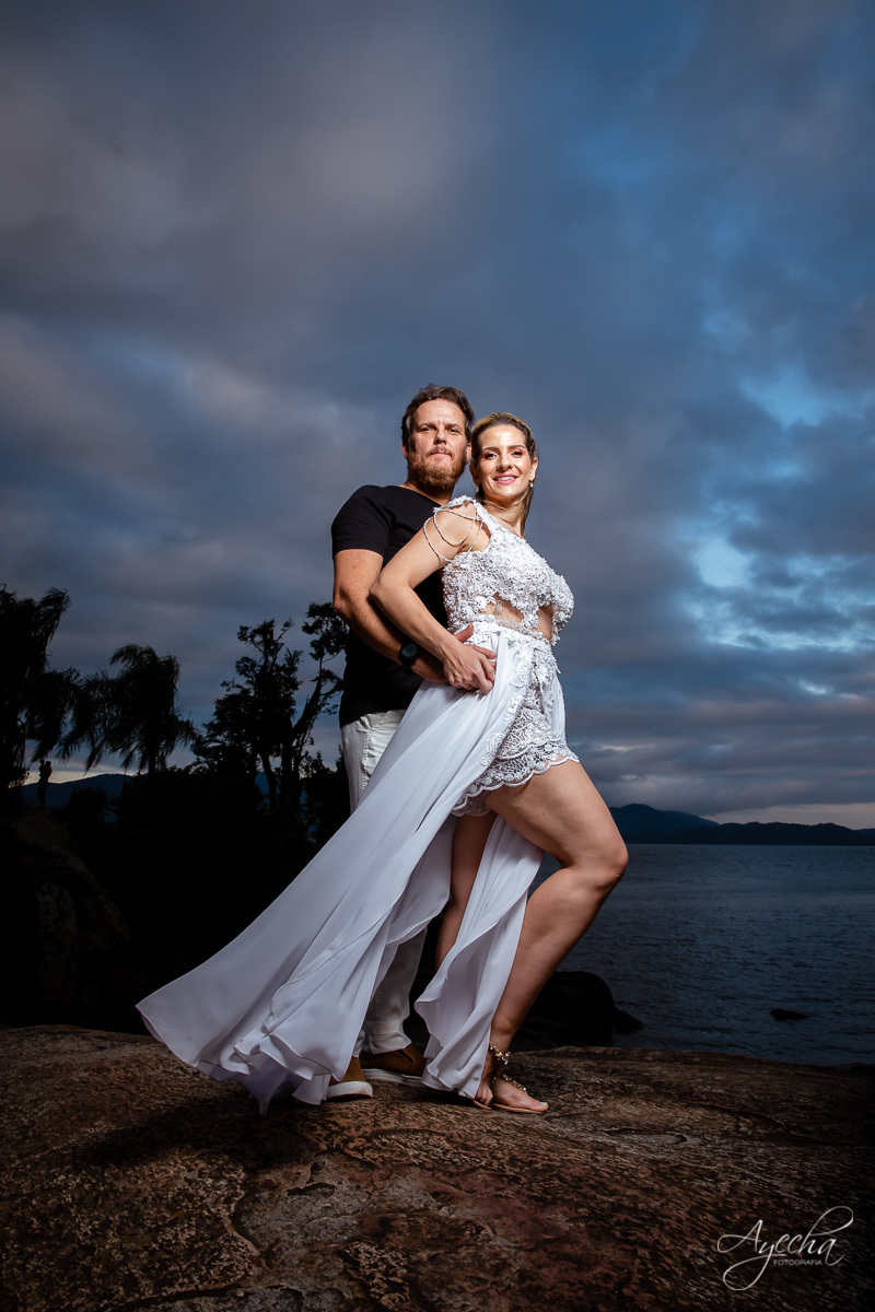 Ensaio casal; Ensaio em Morretes; Noivos Curitiba; Fotografa de casais Curitiba; Pré wedding Paranaguá; Pré casamento; Registrando amor; Ensaio externo; Ensaio Antonina; Casamentos Curitiba; Fotografa Piraquara; Ponta da pita; Ensaio praia; Pôr do sol;