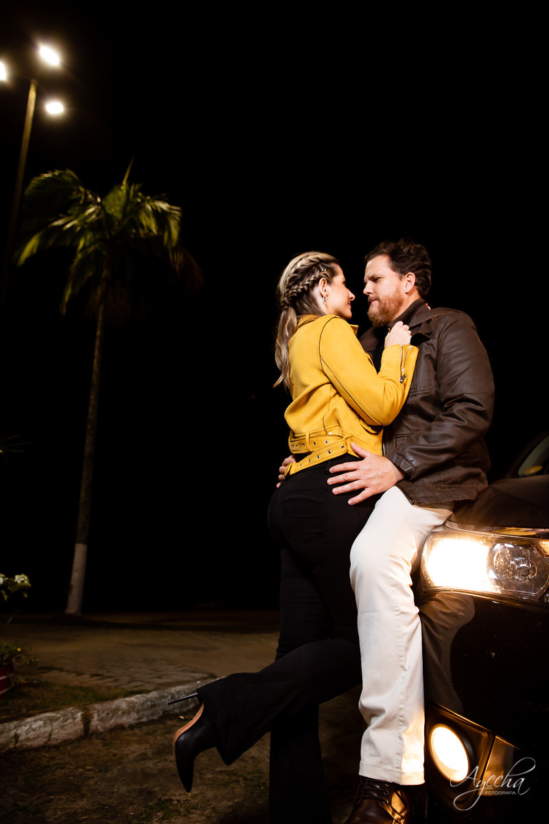 Ensaio casal; Ensaio em Morretes; Noivos Curitiba; Fotografa de casais Curitiba; Pré wedding Paranaguá; Pré casamento; Registrando amor; Ensaio externo; Ensaio Antonina; Casamentos Curitiba; Fotografa Piraquara; Ponta da pita; Ensaio praia; Ensaio noturno