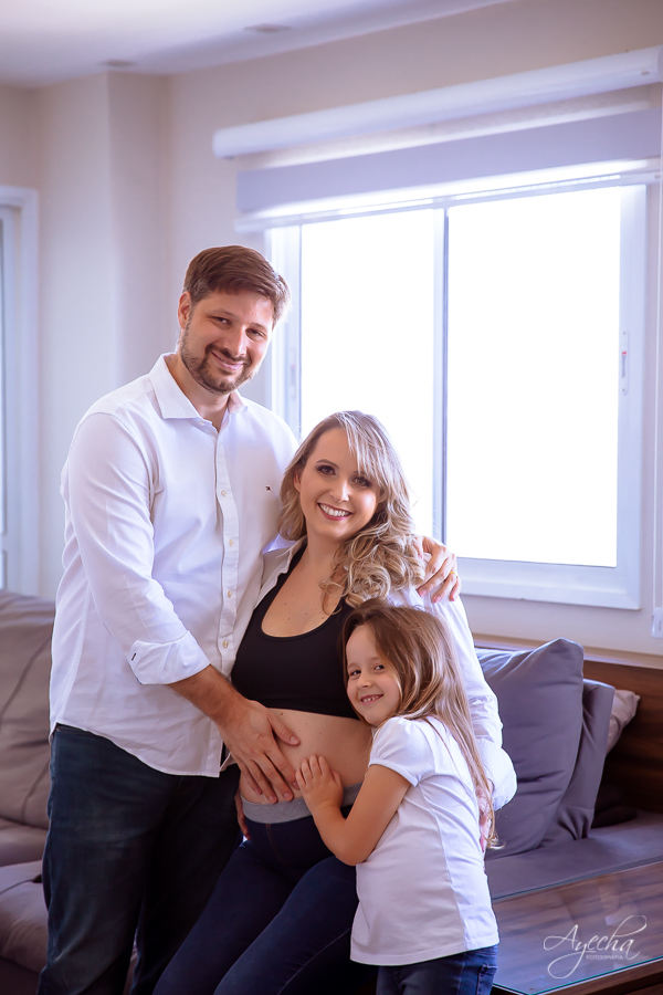 Amor de mãe; Gestantes Curitiba; Maternidade Curitiba; Fotografa de família; Mães Curitibanas; Ensaio gestante; Ensaios marcantes; Ensaio em casa; Ensaio família; Espera do bebê; Fotos da gravidez; Inspiração de ensaio gravidez; Irmã mais velha; 