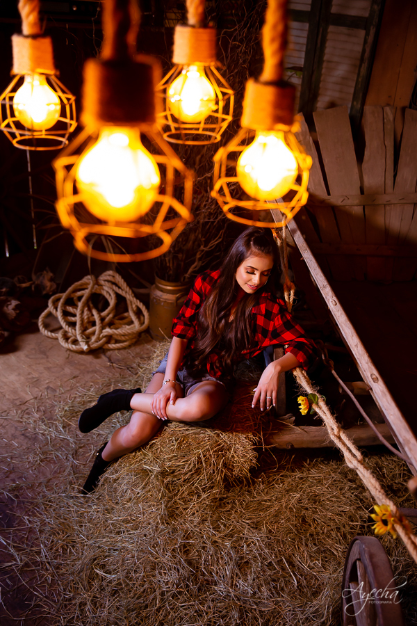 Ensaio de 15 anos; Inspiração 15 anos; Fotografa Curitiba; Fotografa debutante; Chácara Ienkot; 15 anos Curitiba; Fotografa Piraquara; Meus 15 anos; 15 anos dos sonhos; Ensaios São José dos Pinhais; Ensaios Curitiba; Ensaio rustico; Ensaio celeiro;