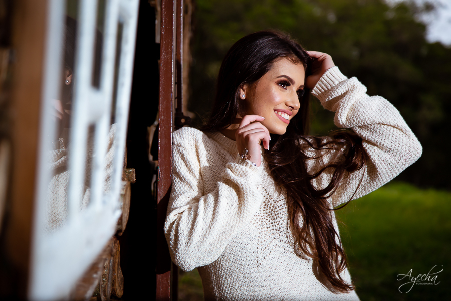Ensaio de 15 anos; Inspiração 15 anos; Fotografa Curitiba; Fotografa debutante; Chácara Ienkot; 15 anos Curitiba; Fotografa Piraquara; Meus 15 anos; 15 anos dos sonhos; Ensaios São José dos Pinhais; Ensaios Curitiba; Ensaio rustico; Cenários para fotos; 