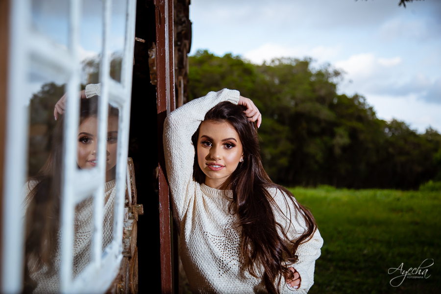 Ensaio de 15 anos; Inspiração 15 anos; Fotografa Curitiba; Fotografa debutante; Chácara Ienkot; 15 anos Curitiba; Fotografa Piraquara; Meus 15 anos; 15 anos dos sonhos; Ensaios São José dos Pinhais; Ensaios Curitiba; Ensaio rustico; Cenários para fotos; 