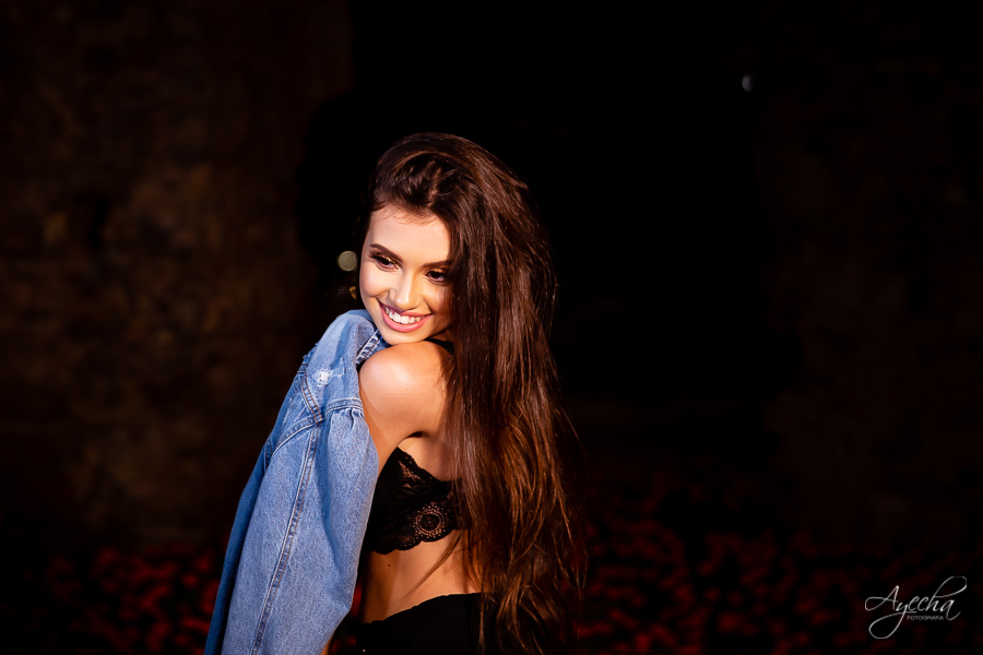 Ensaio de 15 anos; Inspiração 15 anos; Fotografa Curitiba; Fotografa debutante; Chácara Ienkot; 15 anos Curitiba; Fotografa Piraquara; Meus 15 anos; 15 anos dos sonhos; Ensaios São José dos Pinhais; Ensaio romântico; Ensaio urbano;