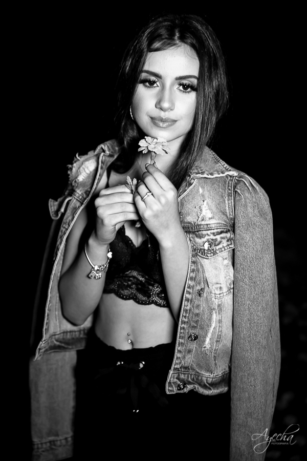 Ensaio de 15 anos; Inspiração 15 anos; Fotografa Curitiba; Fotografa debutante; Chácara Ienkot; 15 anos Curitiba; Fotografa Piraquara; Meus 15 anos; 15 anos dos sonhos; Ensaios São José dos Pinhais; Ensaio romântico; Ensaio urbano; Campo de flores;