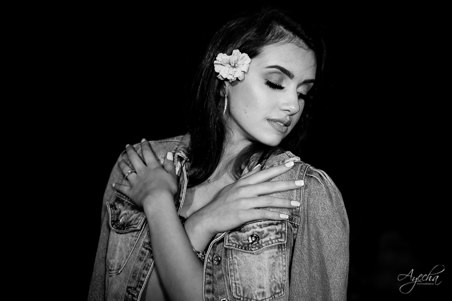 Ensaio de 15 anos; Inspiração 15 anos; Fotografa Curitiba; Fotografa debutante; Chácara Ienkot; 15 anos Curitiba; Fotografa Piraquara; Meus 15 anos; 15 anos dos sonhos; Ensaios São José dos Pinhais; Ensaio romântico; Ensaio urbano; Campo de flores;