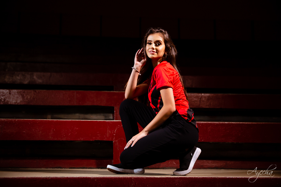 Ensaio de 15 anos; Inspiração 15 anos; Fotografa Curitiba; Fotografa debutante; Chácara Ienkot; 15 anos Curitiba; Fotografa Piraquara; Meus 15 anos; 15 anos dos sonhos; Ensaios São José dos Pinhais; Ensaio romântico; Ensaio urbano;  Fotos 15 anos time;