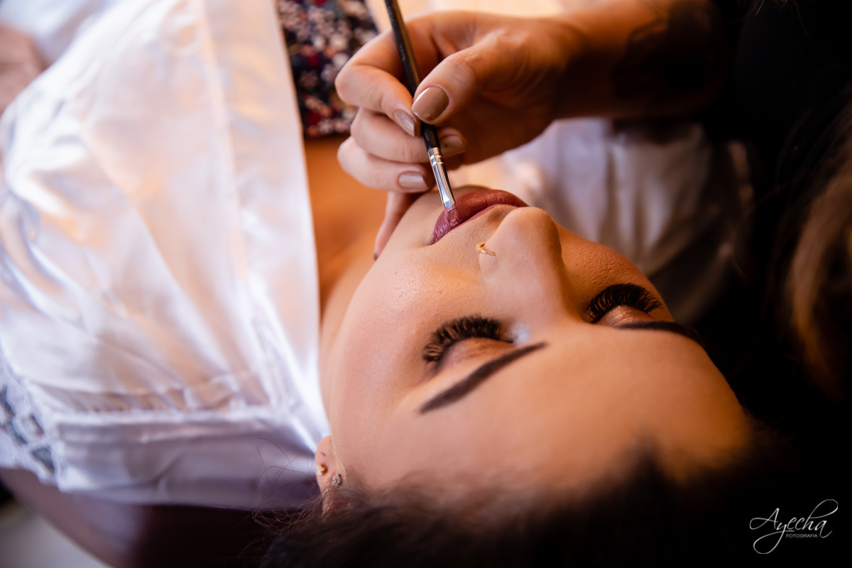 Dia da noiva; Making of da noiva; Preparativos de casamento; Noivas Curitiba; Vestido de noiva; Fotografa de casamento Curitiba; Fotografa Piraquara; Santa Mônica Clube de Campo; Casamentos Colombo; Casamento dos sonhos; Fotografa Colombo; 