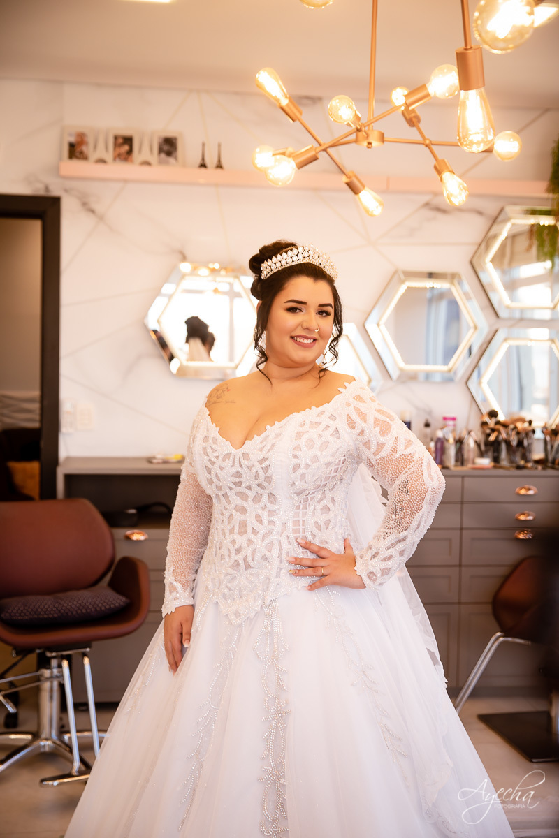 Dia da noiva; Making of da noiva; Preparativos de casamento; Noivas Curitiba; Vestido de noiva; Fotografa de casamento Curitiba; Fotografa Piraquara; Santa Mônica Clube de Campo; Casamentos Colombo; Casamento dos sonhos; Fotografa Colombo; 