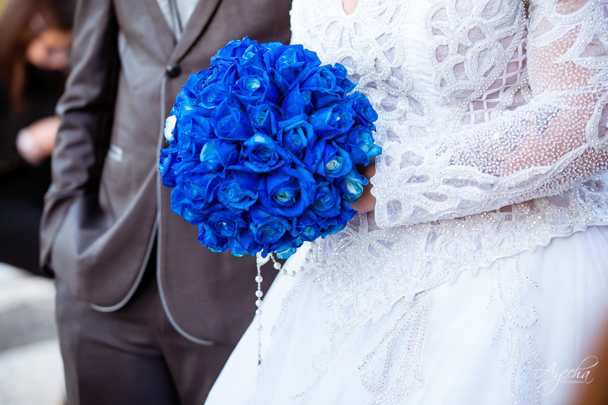 Dia da noiva; Preparativos de casamento; Noivas Curitiba; Vestido de noiva; Fotografa de casamento Curitiba; Fotografa Piraquara; Santa Mônica Clube de Campo; Casamentos Colombo; Casamento dos sonhos; Detalhes noivos; Buquê de noiva; Casamento ao ar livre