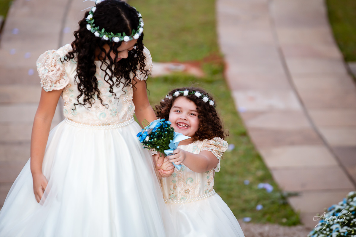 Dia da noiva; Preparativos de casamento; Noivas Curitiba; Vestido de noiva; Fotografa de casamento Curitiba; Fotografa Piraquara; Santa Mônica Clube de Campo; Casamentos Colombo; Casamento dos sonhos; Buquê de noiva; Detalhes noivos; Casamento ar livre; 