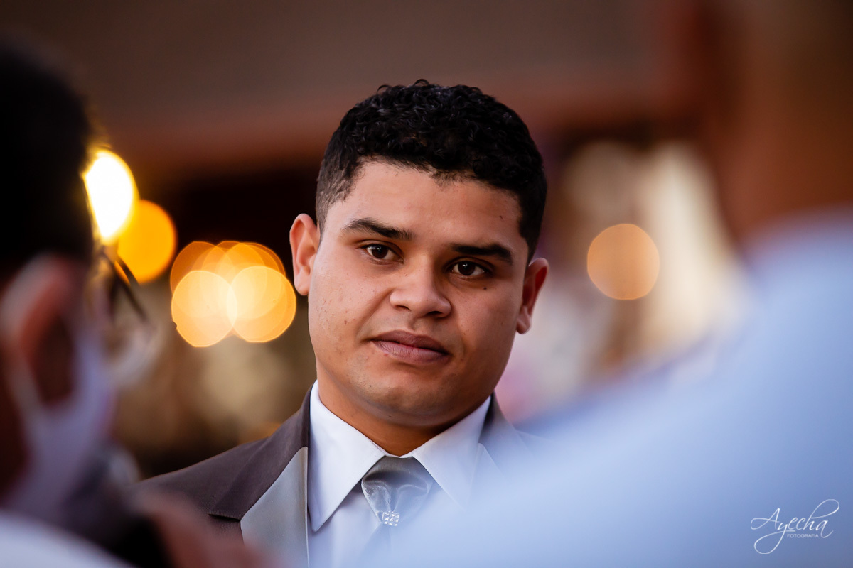 Dia dos noivos; Preparativos de casamento; Noivas Curitiba; Fotografa de casamento Curitiba; Fotografa Piraquara; Santa Mônica Clube de Campo; Casamentos Colombo; Casamento dos sonhos; Fotografa Colombo; Casamento ao ar livre; Emoção do noivo;