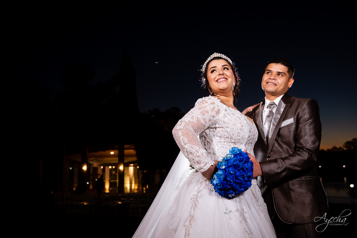 Dia dos noivos; Preparativos de casamento; Noivas Curitiba; Fotografa de casamento Curitiba; Fotografa Piraquara; Santa Mônica Clube de Campo; Casamentos Colombo; Casamento dos sonhos; Fotografa Colombo; Ensaio romântico; Buquê de noiva; Ensaio casal;