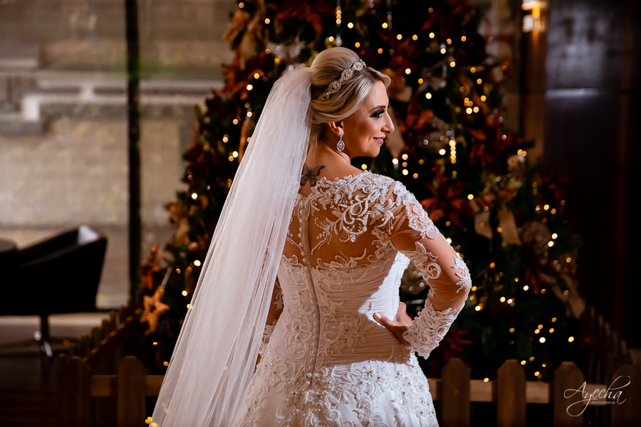 Makion of da noiva; Dia da noiva; Noivas Curitiba; Fotografa de casamento Curitiba; Fotografa Piraquara; Fotografa Colombo; Casamentos Curitiba; Bourbon Curitiba Convention Hotel; Vestidos de noiva; Maquiagem noivas; Preparativos da noiva; Buquê de noiva;