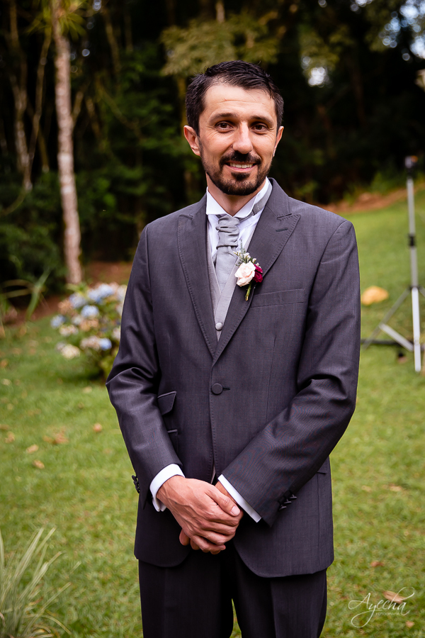 Chácara Mata Nativa Eventos; Casamento ar livre; Decoração de casamento; Fotografa de casamentos Colombo; Fotografa Curitiba; Casamento Colombo; Entrada do noivo; Casamento religioso; Casamento dos sonhos; Noivos Curitiba; Festa de casamento; 