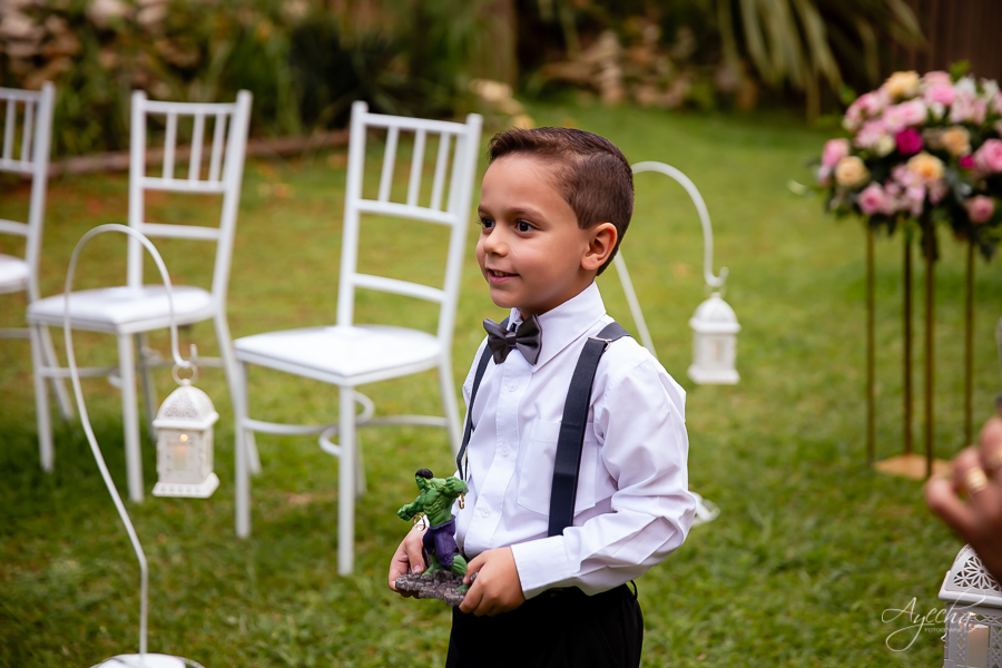 Chácara Mata Nativa Eventos; Casamento ar livre; Decoração de casamento; Fotografa de casamentos Colombo; Fotografa Curitiba; Casamento Colombo; Entrada das alianças; Casamento religioso; Casamento dos sonhos; Noivos Curitiba; Alianças criativas;