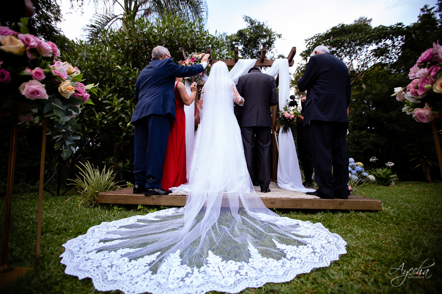 Chácara Mata Nativa Eventos; Casamento ar livre; Decoração de casamento; Fotografa de casamentos Colombo; Fotografa Curitiba; Casamento Colombo; Cerimonia religiosa; Casamento religioso; Casamento dos sonhos; Noivos Curitiba; Benção dos noivos;