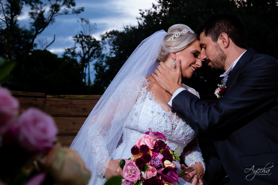 Chácara Mata Nativa Eventos; Casamento ar livre; Decoração de casamento; Fotografa de casamentos Colombo; Fotografa Curitiba; Casamento Colombo; Cerimonia religiosa; Casamento religioso; Casamento dos sonhos; Noivos Curitiba; Ensaio casal; Buque da noiva;