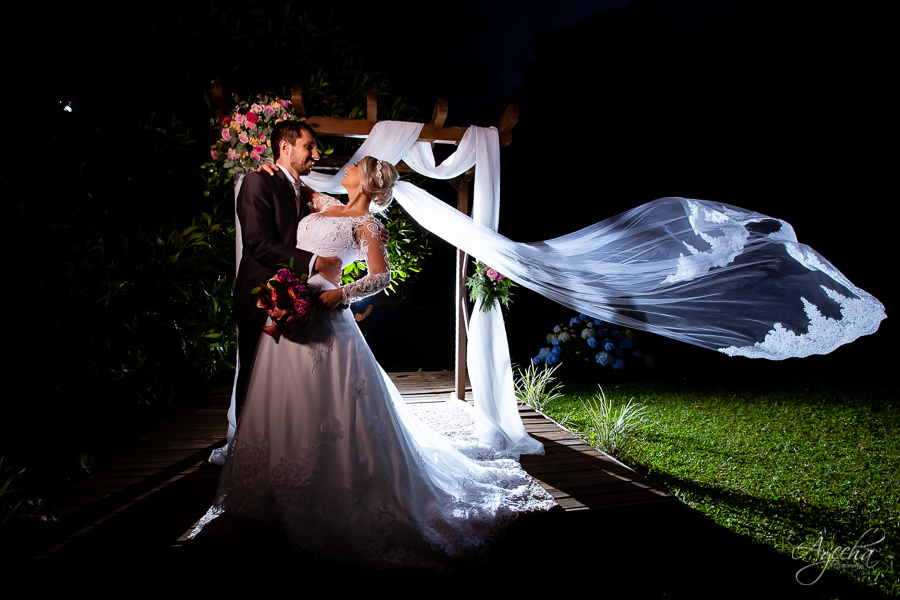Chácara Mata Nativa Eventos; Casamento ar livre; Decoração de casamento; Fotografa de casamentos Colombo; Fotografa Curitiba; Casamento Colombo; Cerimonia religiosa; Casamento dos sonhos; Noivos Curitiba; Ensaio casal; Vestido de noiva;