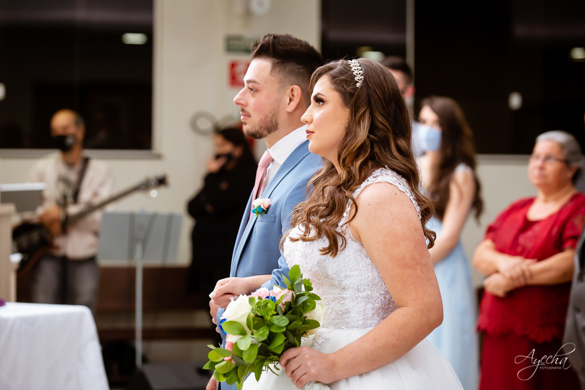 Casamento religioso; Casamento na Igreja; Casamento em Piraquara; Noivos de Piraquara; Fotografa de casamentos Piraquara; Casamento católico; Casamento dos sonhos; Casamento Guarituba; Casamento na pandemia; Fotografa Piraquara; Cerimonia religiosa ;