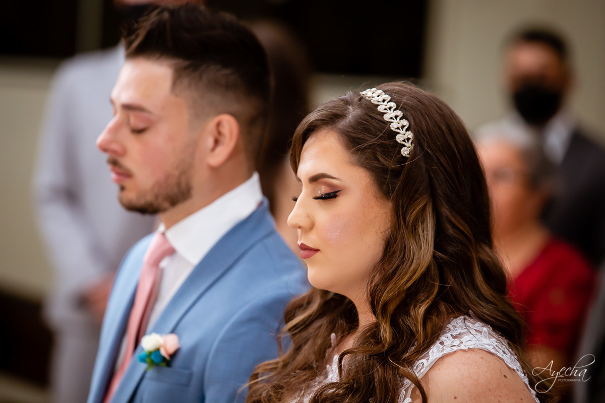Casamento religioso; Casamento na Igreja; Casamento em Piraquara; Noivos de Piraquara; Fotografa de casamentos Piraquara; Casamento católico; Casamento dos sonhos; Casamento Guarituba; Casamento na pandemia; Fotografa Piraquara; Cerimonia religiosa ;