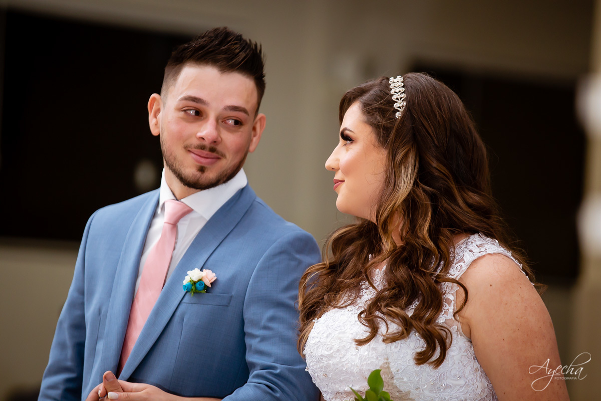 Casamento religioso; Casamento na Igreja; Casamento em Piraquara; Noivos de Piraquara; Fotografa de casamentos Piraquara; Casamento católico; Casamento dos sonhos; Casamento Guarituba; Casamento na pandemia; Fotografa Piraquara; Cerimonia religiosa ;