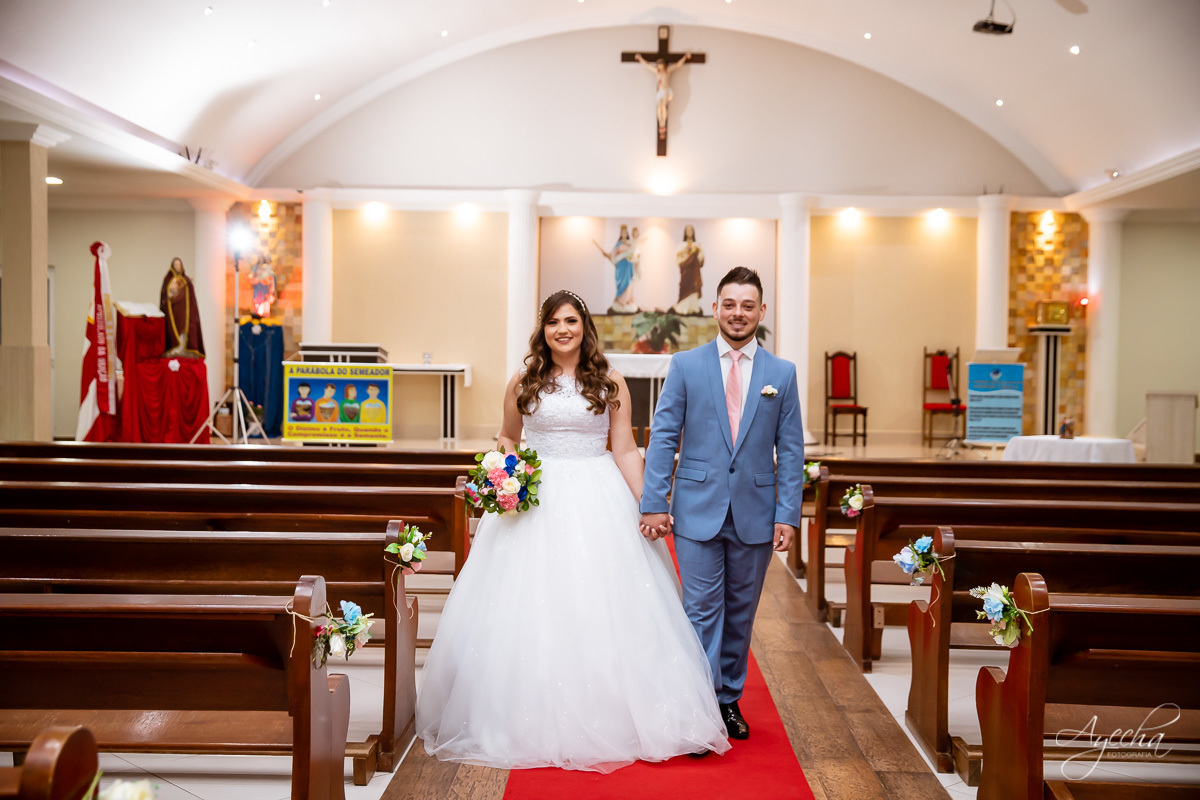 Casamento religioso; Casamento na Igreja; Casamento em Piraquara; Noivos de Piraquara; Fotografa de casamentos Piraquara; Casamento católico; Casamento dos sonhos; Casamento Guarituba; Enfim casados; Fotografa Piraquara; Cerimonia religiosa ;